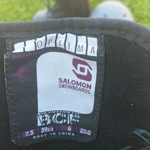 Salomon V3 ultra crush Snowboard boots. Black outer with purple logo and accent